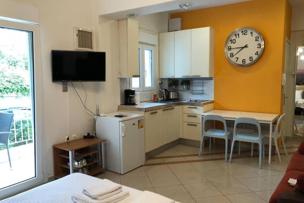 Cozy Studio Near The Beach Nea Iraklitsa Bagian luar foto