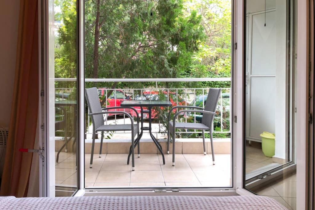 Cozy Studio Near The Beach Nea Iraklitsa Bagian luar foto