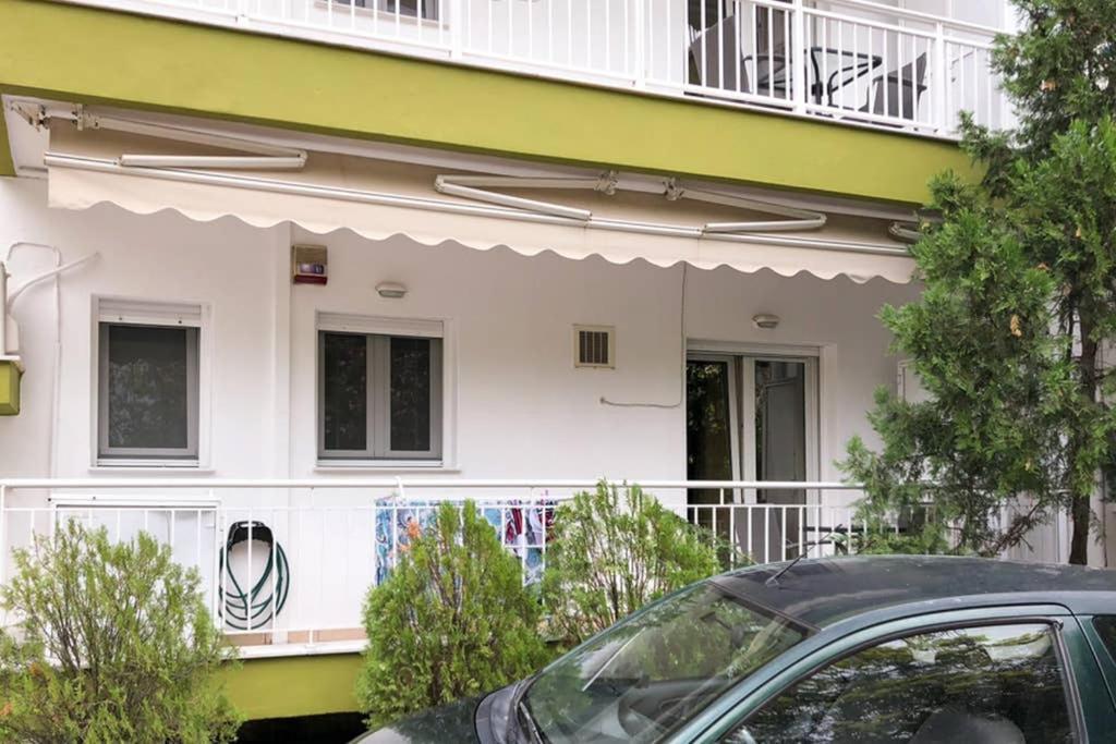 Cozy Studio Near The Beach Nea Iraklitsa Bagian luar foto
